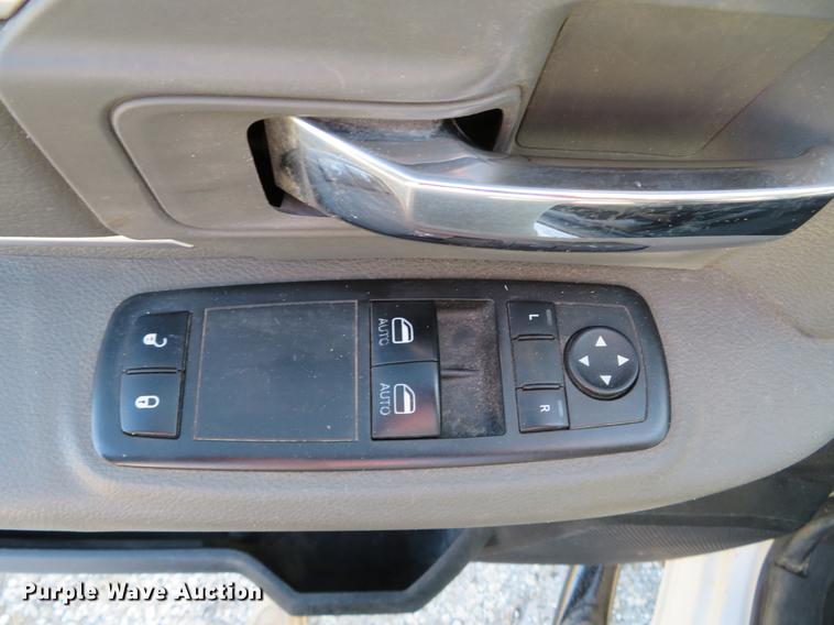 image for item DG3769 2013 Dodge Ram 3500HD utility bed pickup truck