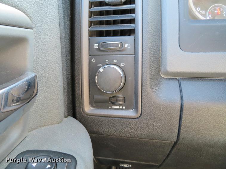 image for item DG3769 2013 Dodge Ram 3500HD utility bed pickup truck