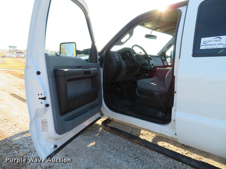 image for item DG3770 2014 Ford F250 Super Duty XLT Crew Cab pickup truck