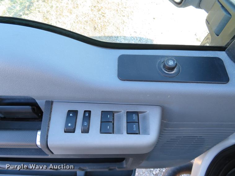 image for item DG3770 2014 Ford F250 Super Duty XLT Crew Cab pickup truck