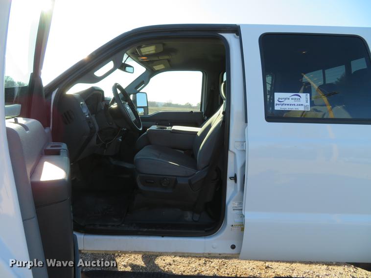 image for item DG3770 2014 Ford F250 Super Duty XLT Crew Cab pickup truck