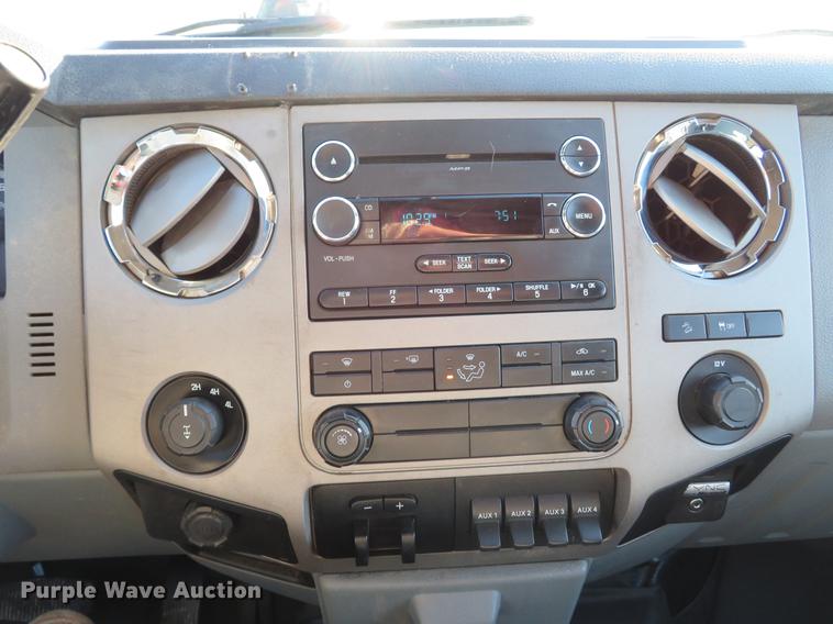 image for item DG3770 2014 Ford F250 Super Duty XLT Crew Cab pickup truck