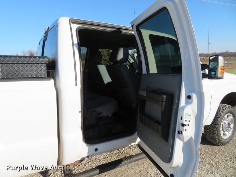 image for item DG3770 2014 Ford F250 Super Duty XLT Crew Cab pickup truck