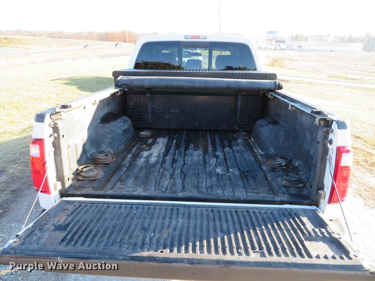 image for item DG3770 2014 Ford F250 Super Duty XLT Crew Cab pickup truck