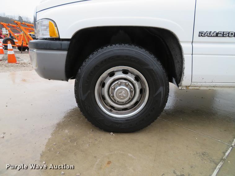 image for item DG3787 2001 Dodge Ram 2500 utility bed pickup truck