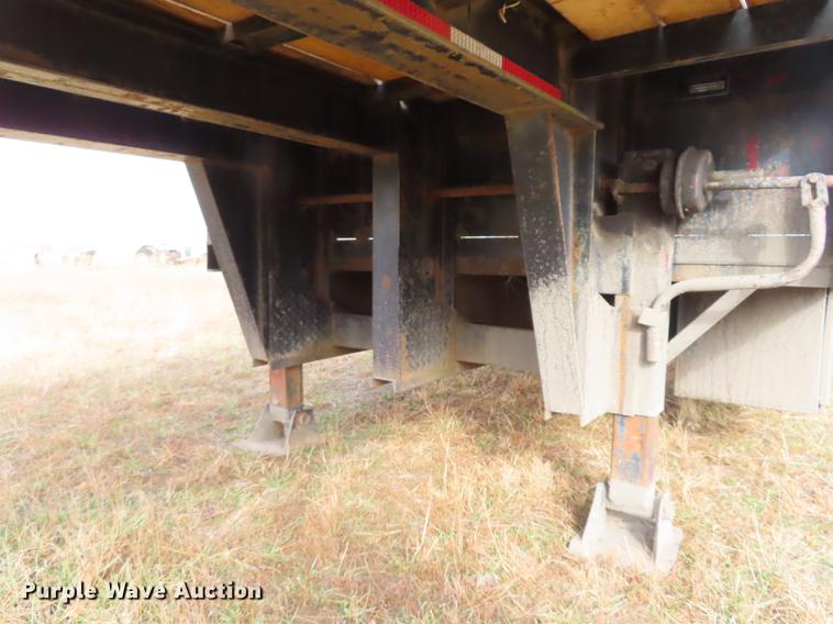 image for item DN9157 1995 Starlite drop deck trailer