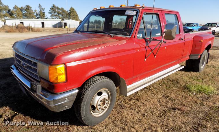 image for item DY9159 1989 Ford F350 Custom Crew Cab pickup truck