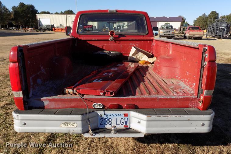 image for item DY9159 1989 Ford F350 Custom Crew Cab pickup truck