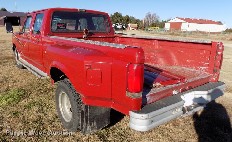 image for item DY9159 1989 Ford F350 Custom Crew Cab pickup truck