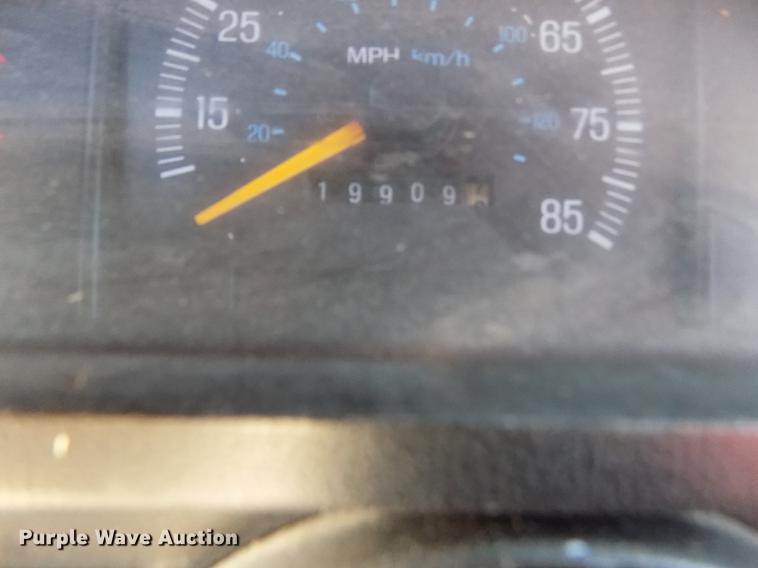 image for item DY9159 1989 Ford F350 Custom Crew Cab pickup truck