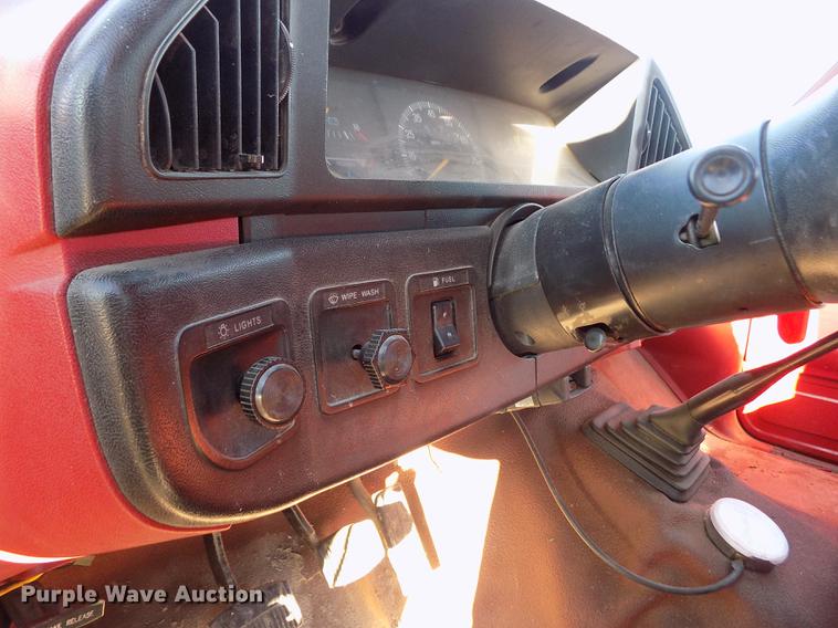 image for item DY9159 1989 Ford F350 Custom Crew Cab pickup truck