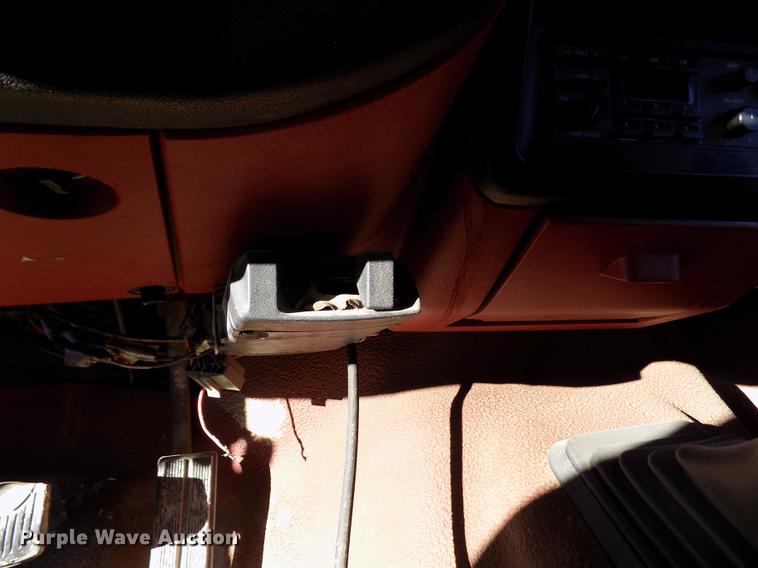 image for item DY9159 1989 Ford F350 Custom Crew Cab pickup truck