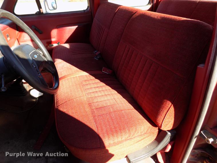 image for item DY9159 1989 Ford F350 Custom Crew Cab pickup truck