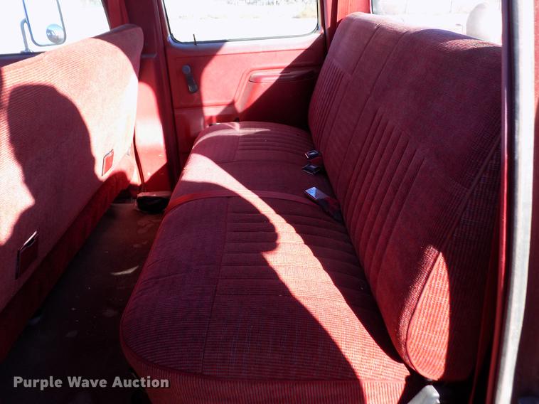 image for item DY9159 1989 Ford F350 Custom Crew Cab pickup truck