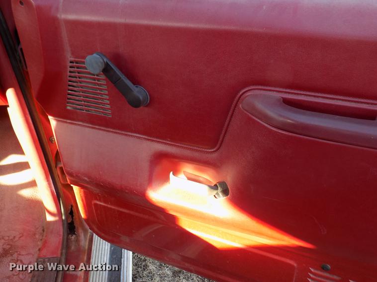 image for item DY9159 1989 Ford F350 Custom Crew Cab pickup truck