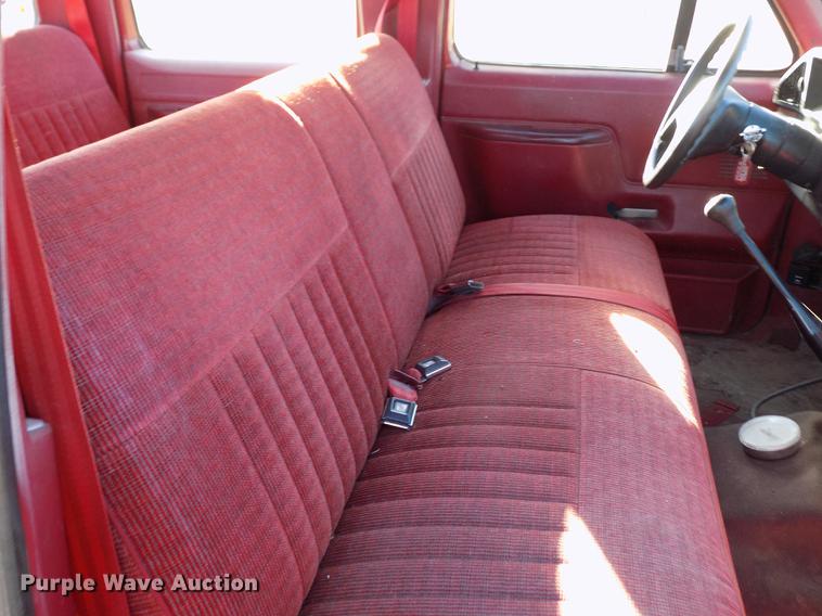 image for item DY9159 1989 Ford F350 Custom Crew Cab pickup truck