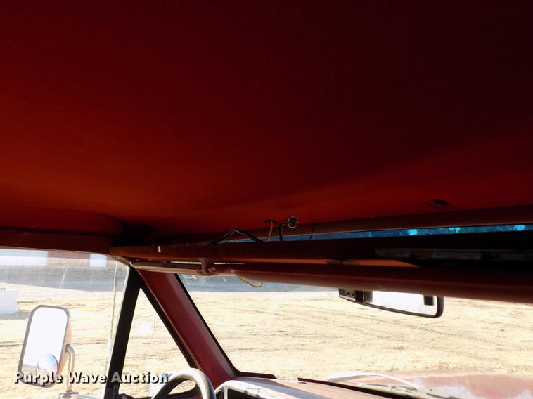 image for item DY9159 1989 Ford F350 Custom Crew Cab pickup truck