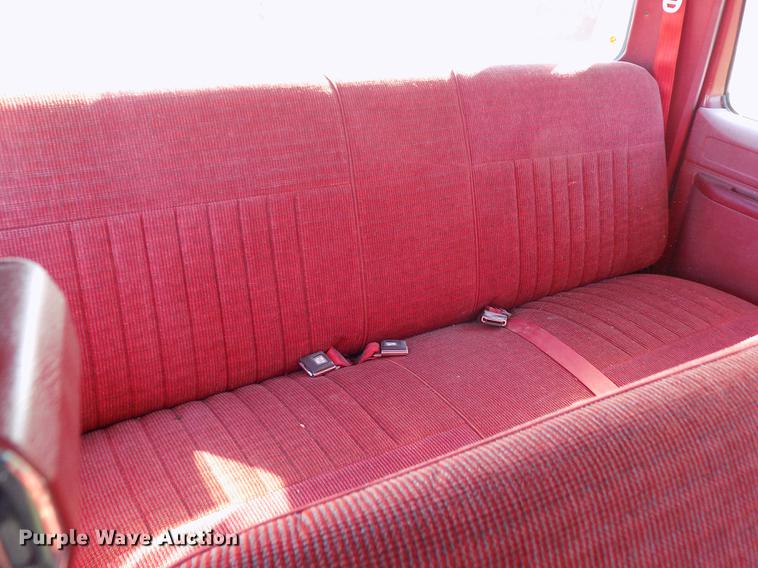 image for item DY9159 1989 Ford F350 Custom Crew Cab pickup truck