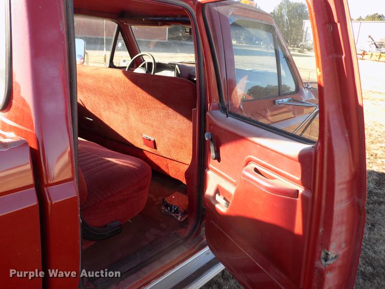 image for item DY9159 1989 Ford F350 Custom Crew Cab pickup truck
