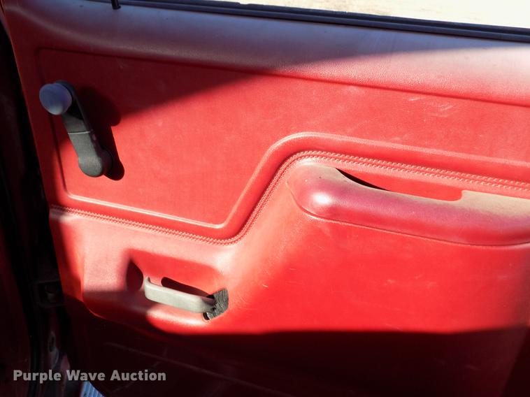 image for item DY9159 1989 Ford F350 Custom Crew Cab pickup truck