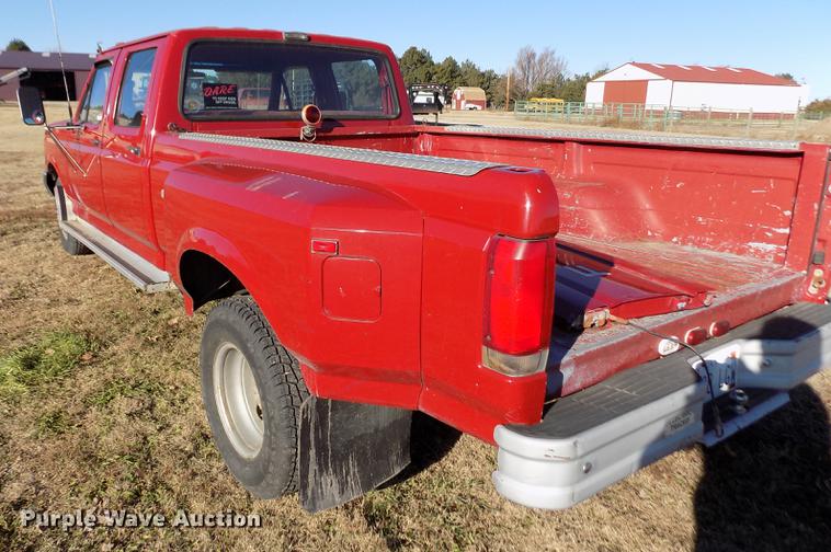 image for item DY9159 1989 Ford F350 Custom Crew Cab pickup truck