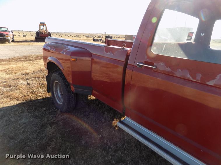 image for item DY9159 1989 Ford F350 Custom Crew Cab pickup truck
