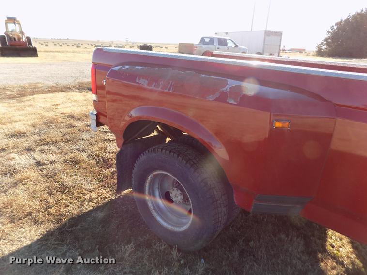 image for item DY9159 1989 Ford F350 Custom Crew Cab pickup truck