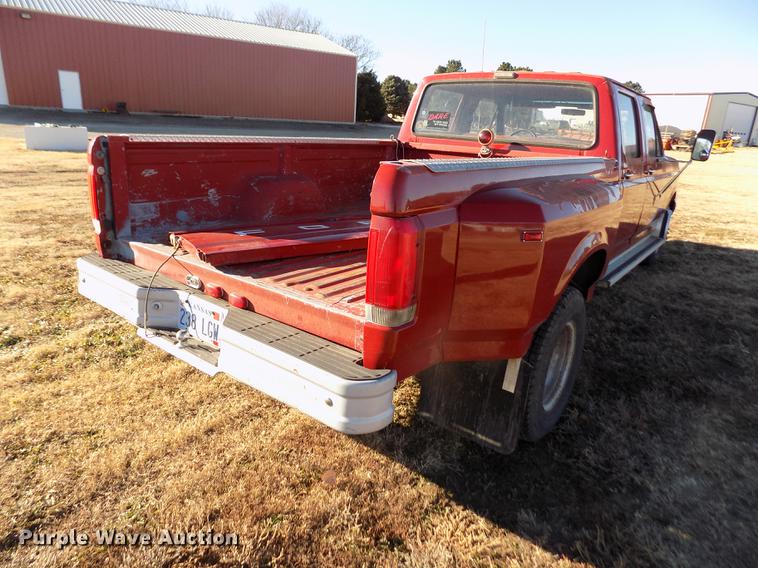 image for item DY9159 1989 Ford F350 Custom Crew Cab pickup truck