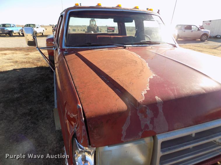 image for item DY9159 1989 Ford F350 Custom Crew Cab pickup truck