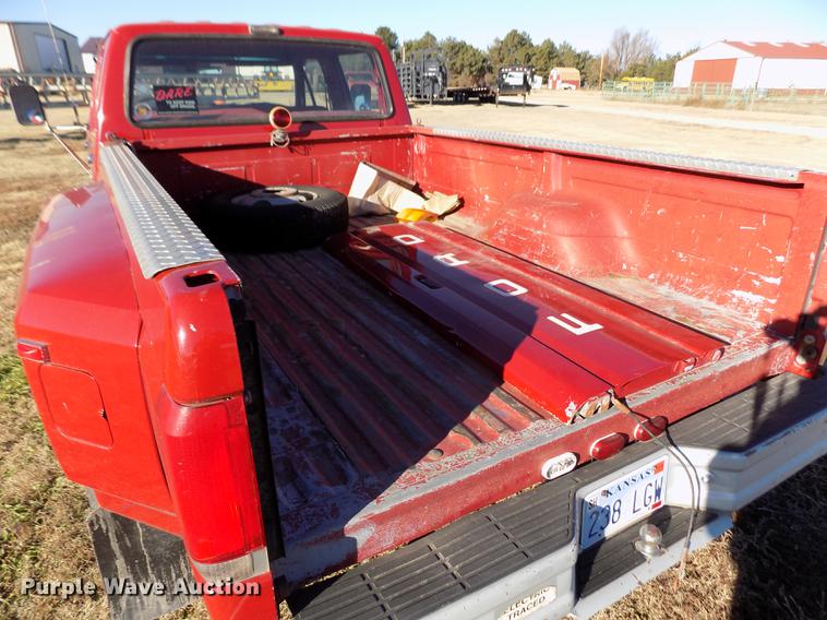 image for item DY9159 1989 Ford F350 Custom Crew Cab pickup truck