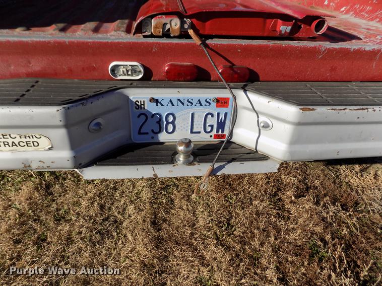 image for item DY9159 1989 Ford F350 Custom Crew Cab pickup truck