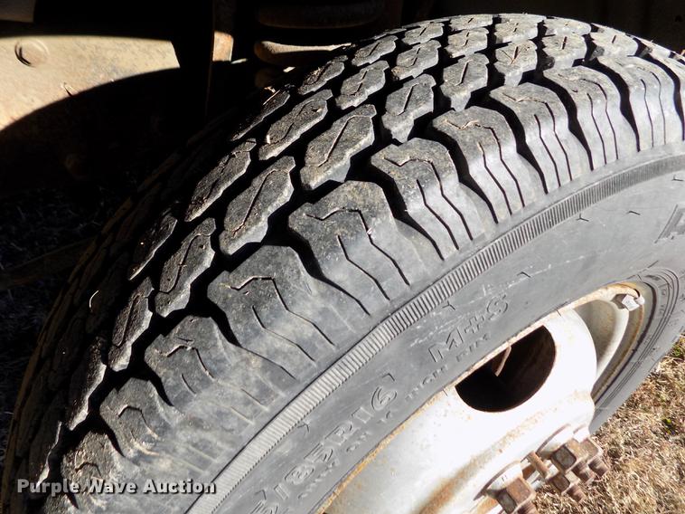 image for item DY9159 1989 Ford F350 Custom Crew Cab pickup truck