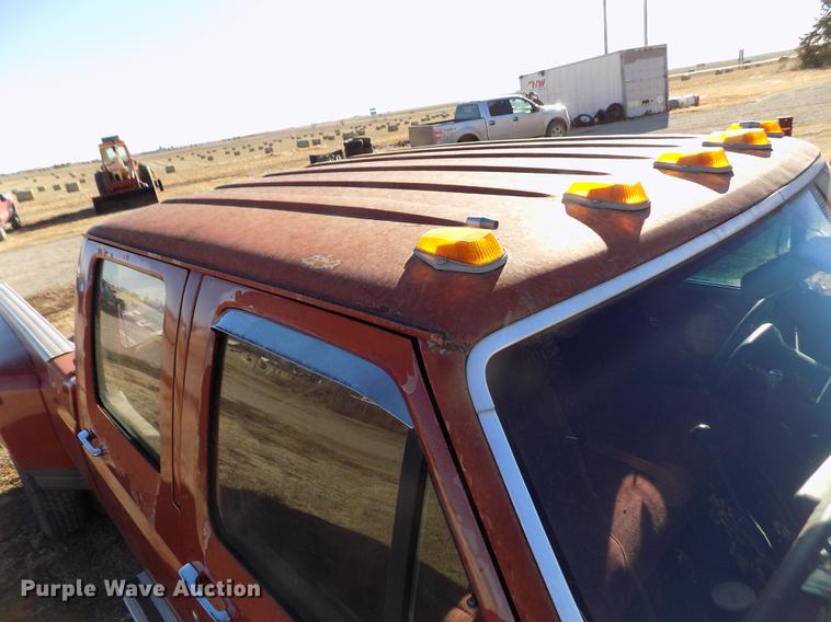 image for item DY9159 1989 Ford F350 Custom Crew Cab pickup truck