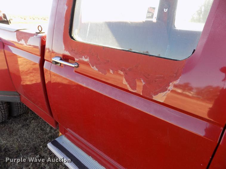 image for item DY9159 1989 Ford F350 Custom Crew Cab pickup truck