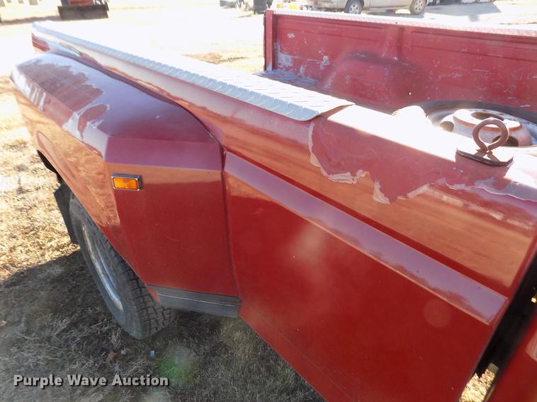 image for item DY9159 1989 Ford F350 Custom Crew Cab pickup truck