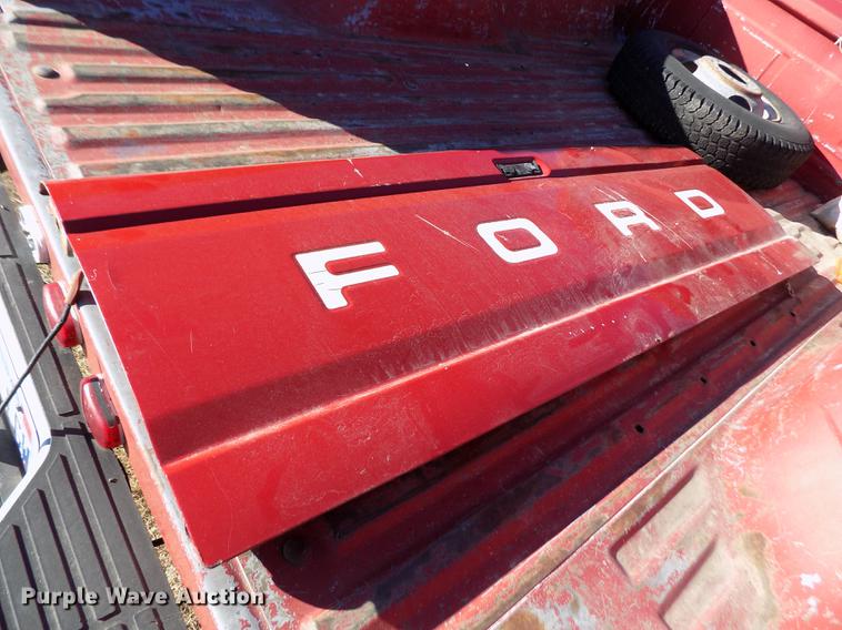 image for item DY9159 1989 Ford F350 Custom Crew Cab pickup truck