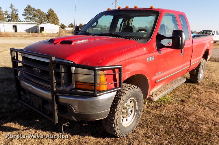 image for item DY9160 1999 Ford F350 Super Duty SuperCab pickup truck