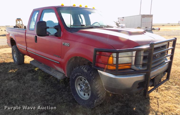 image for item DY9160 1999 Ford F350 Super Duty SuperCab pickup truck