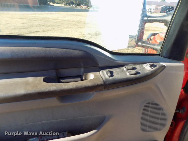 image for item DY9160 1999 Ford F350 Super Duty SuperCab pickup truck