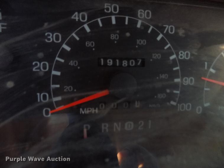 image for item DY9160 1999 Ford F350 Super Duty SuperCab pickup truck