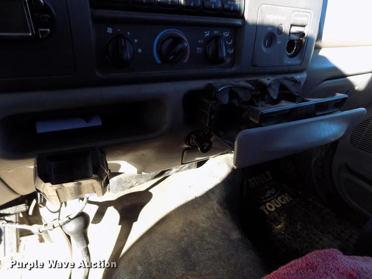 image for item DY9160 1999 Ford F350 Super Duty SuperCab pickup truck