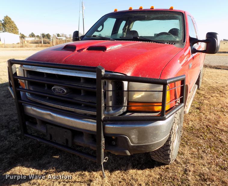 image for item DY9160 1999 Ford F350 Super Duty SuperCab pickup truck