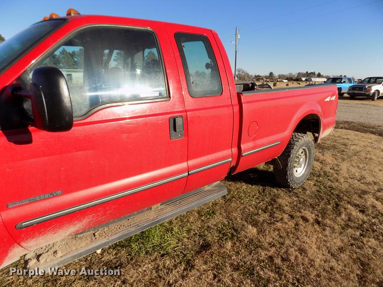 image for item DY9160 1999 Ford F350 Super Duty SuperCab pickup truck