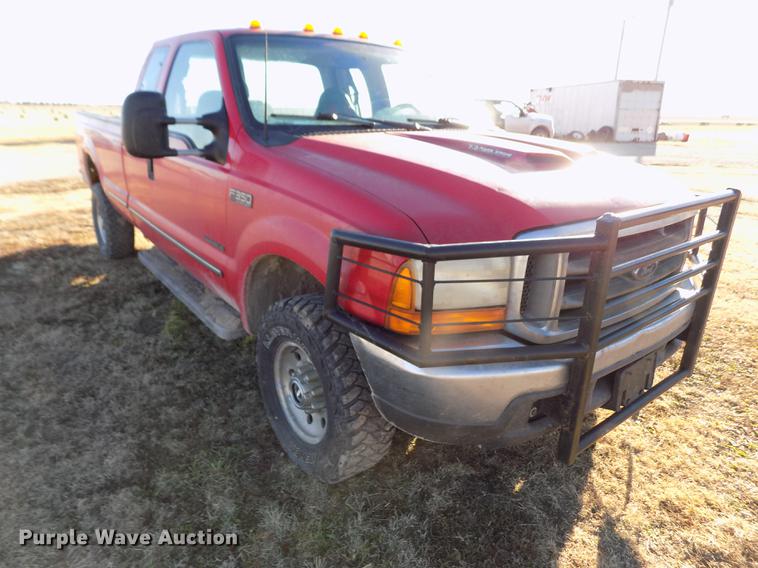 image for item DY9160 1999 Ford F350 Super Duty SuperCab pickup truck