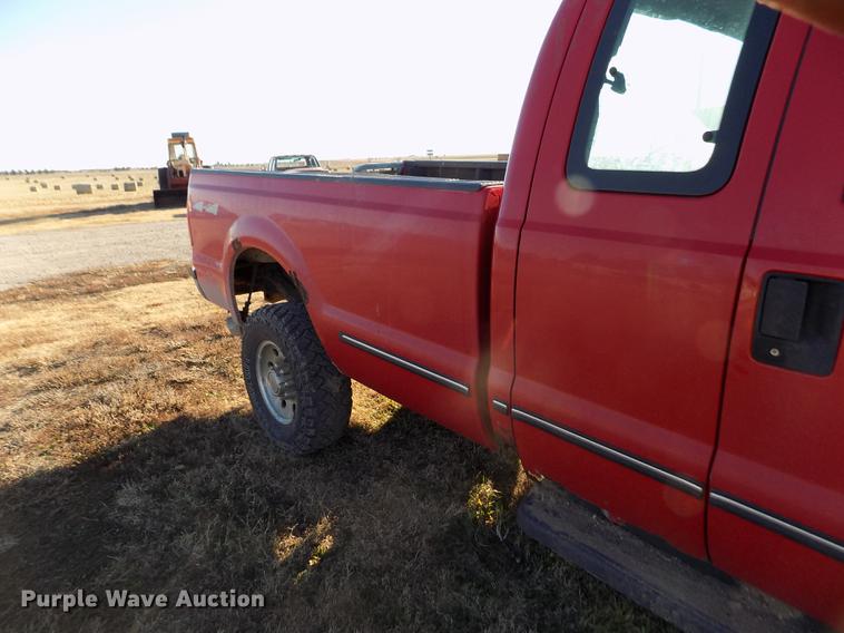 image for item DY9160 1999 Ford F350 Super Duty SuperCab pickup truck