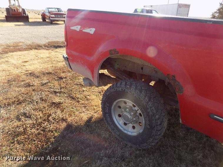 image for item DY9160 1999 Ford F350 Super Duty SuperCab pickup truck