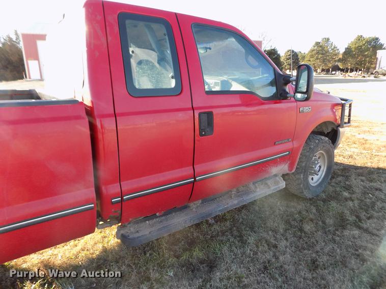 image for item DY9160 1999 Ford F350 Super Duty SuperCab pickup truck