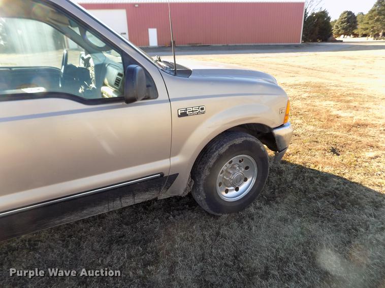 image for item DY9161 1999 Ford F250 Super Duty Crew Cab pickup truck