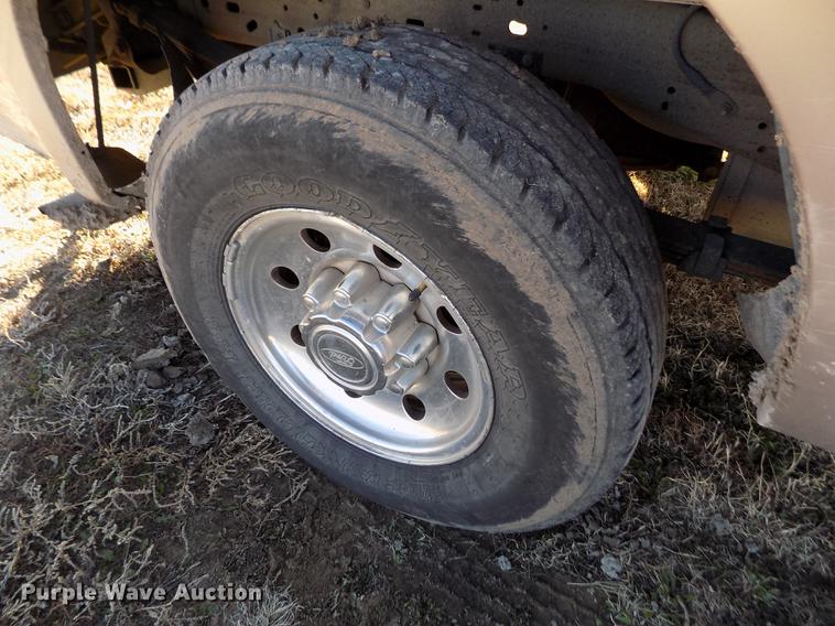 image for item DY9161 1999 Ford F250 Super Duty Crew Cab pickup truck