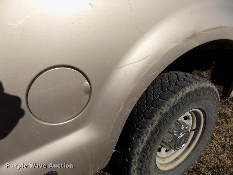 image for item DY9161 1999 Ford F250 Super Duty Crew Cab pickup truck